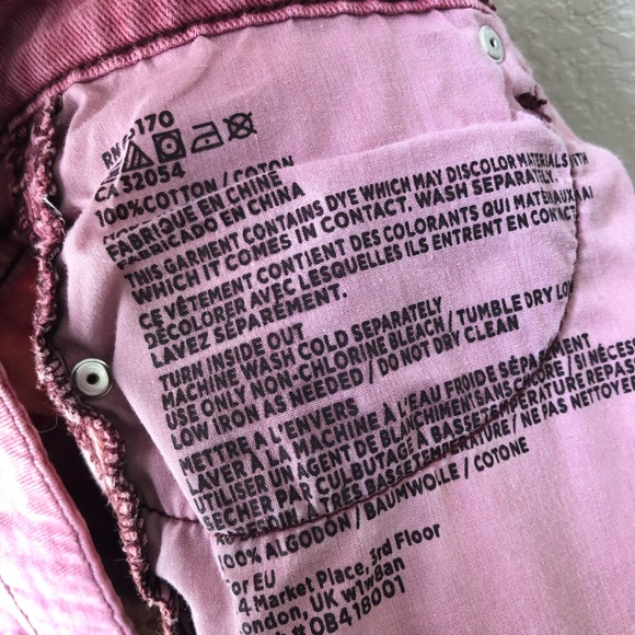 Upcycled BDG low rise dolphin shorts 27 red denim custom bleach dye - Picture 6 of 6